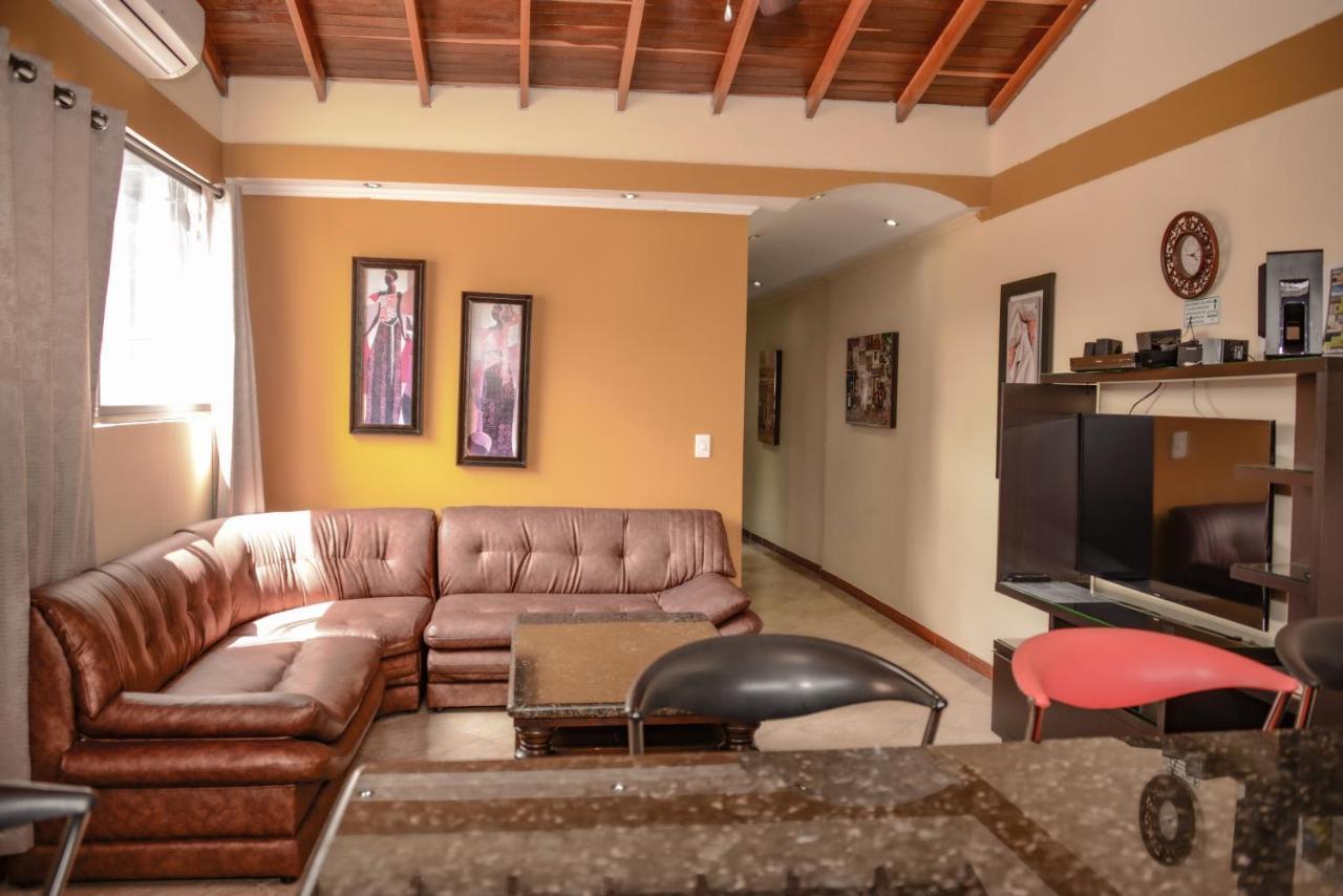 Calle 8 Suites Medellin Luaran gambar