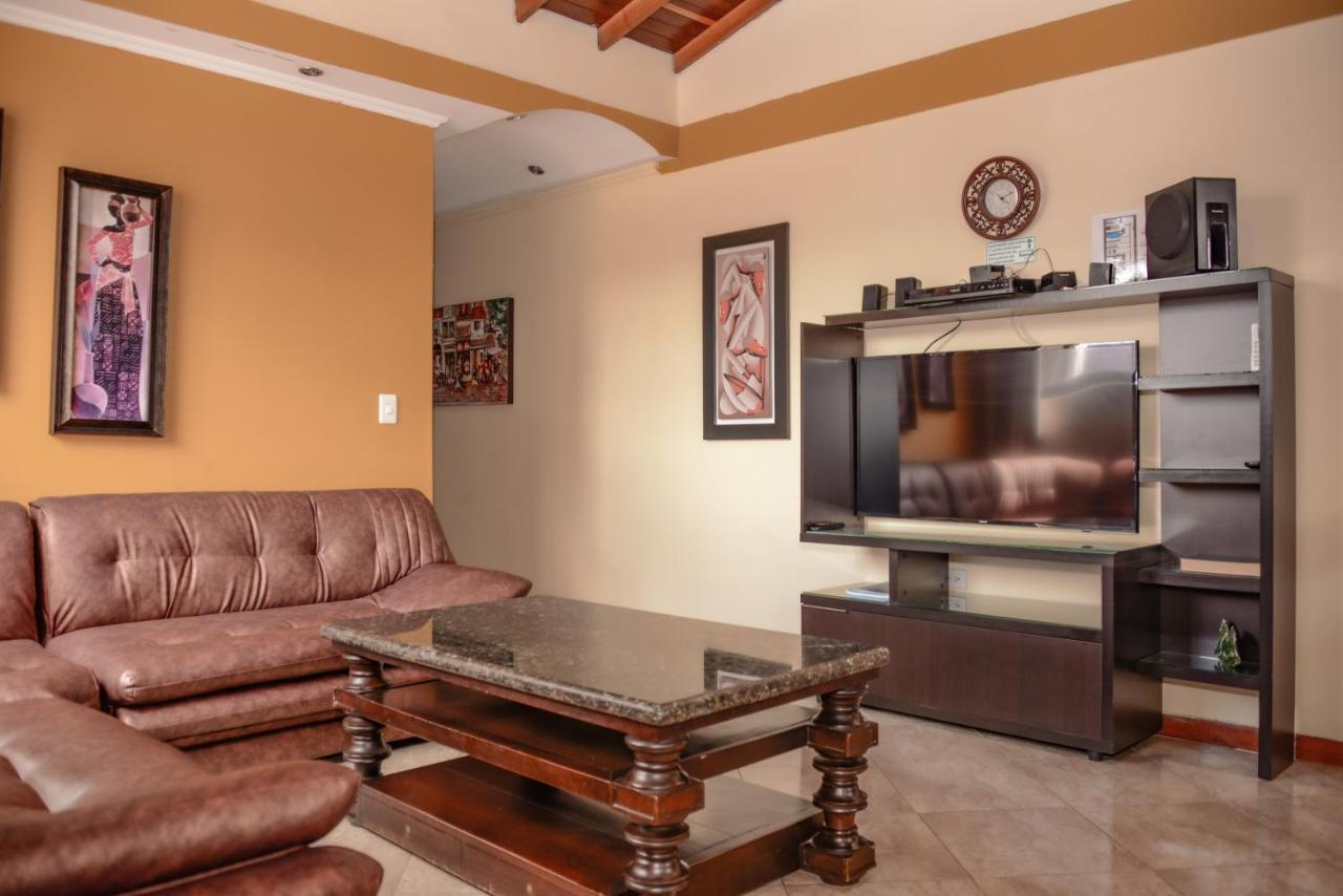 Calle 8 Suites Medellin Luaran gambar