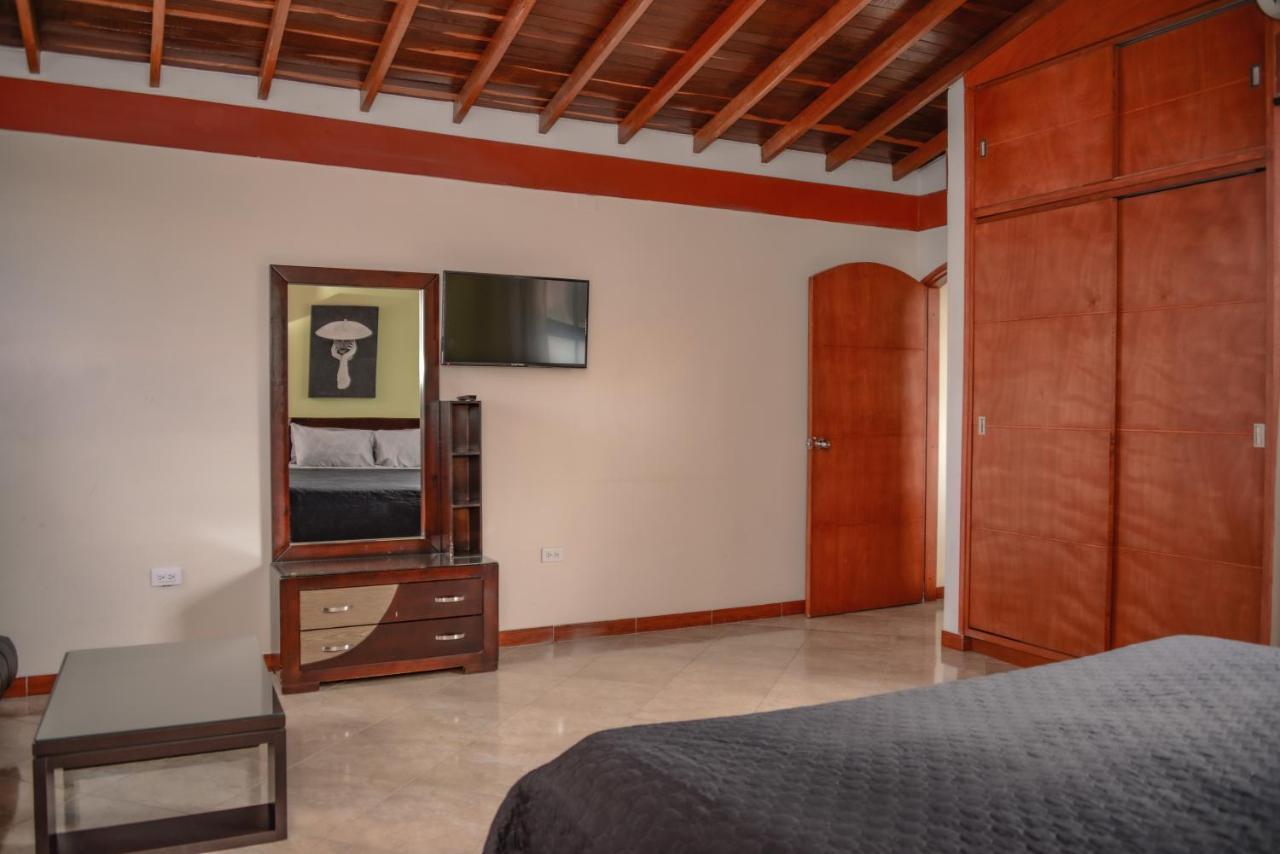 Calle 8 Suites Medellin Luaran gambar